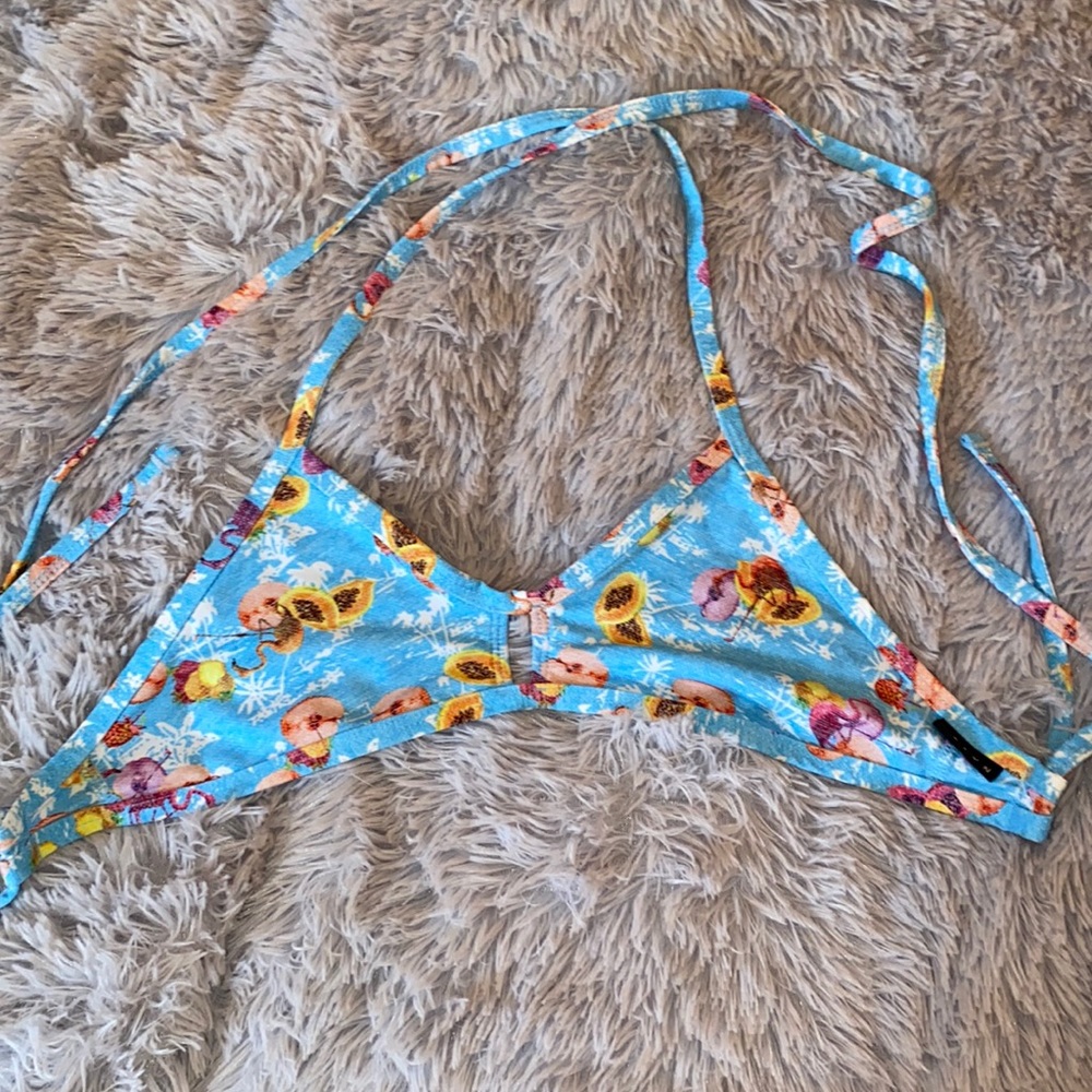 JOLYN FRUITY VENT TOP